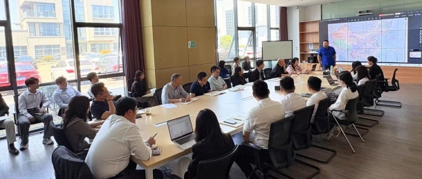 越南办团队赴本部参加年中会议，深化协作共促发展